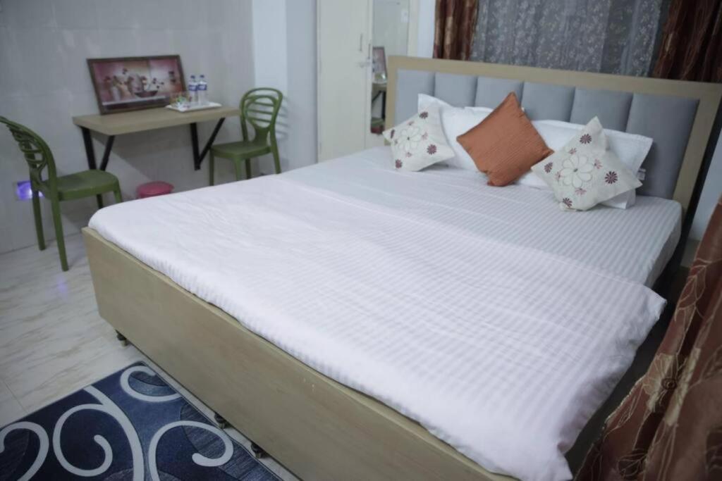 Ap Suite - By Ap Villa'S And Resort'S Ujjain Luaran gambar