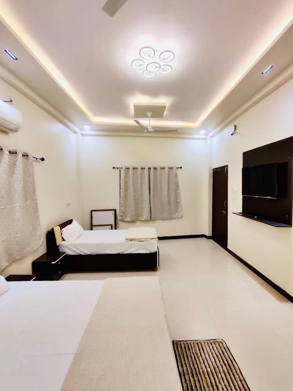 Ap Suite - By Ap Villa'S And Resort'S Ujjain Luaran gambar