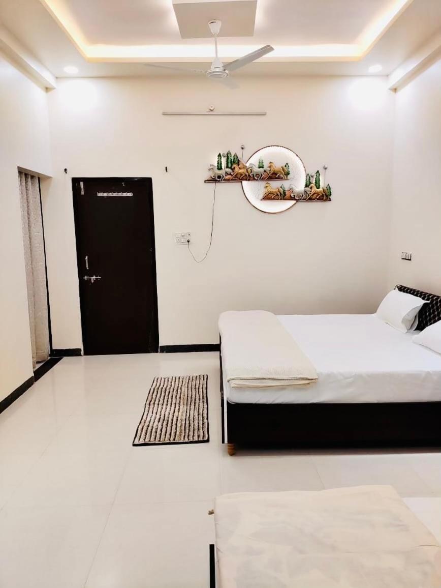 Ap Suite - By Ap Villa'S And Resort'S Ujjain Luaran gambar